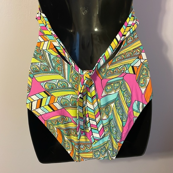 Trina Turk Tuvalu One Piece Swimsuit in Flamingo size 4 - Picture 13 of 15